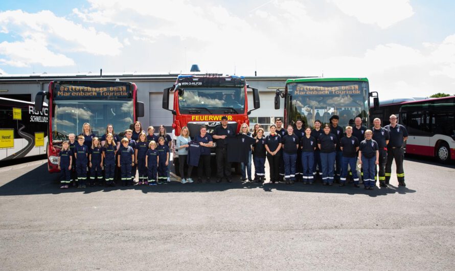 Neue Poloshirts für die Kinder- und Jugendfeuerwehr Rosbach